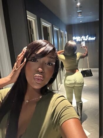 Full leaked African booty meat private onlyfans photo