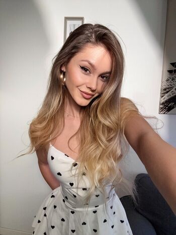 Anna Stoliar