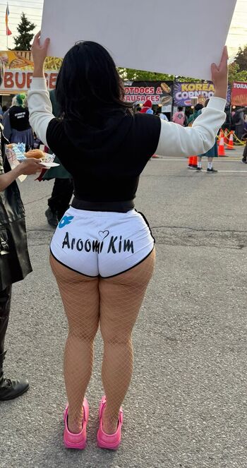 Aroomi Kim