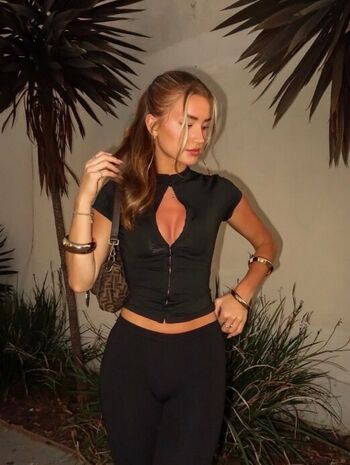 Full leaked Astabush private onlyfans photo