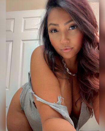 Full leaked Aziastar private onlyfans photo