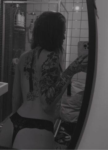 Full leaked Chlocaine private onlyfans photo