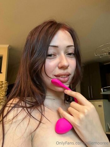 Full leaked Elliemooree private onlyfans photo