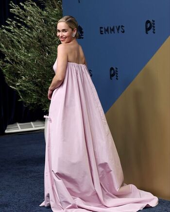 Full leaked Emilia clarke page private onlyfans photo