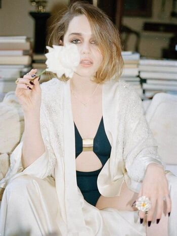 Full leaked Emilia clarke page private onlyfans photo
