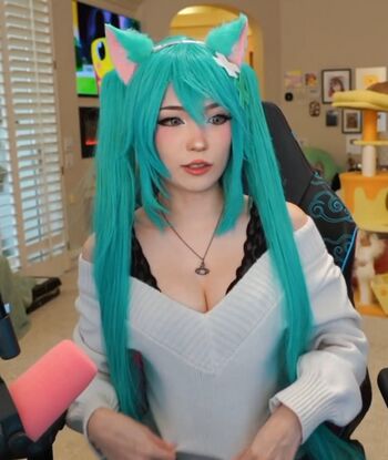 Full leaked Emiru private onlyfans photo