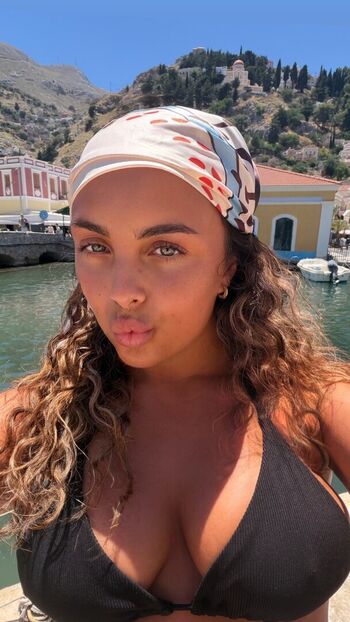 Full leaked Franditellaa private onlyfans photo