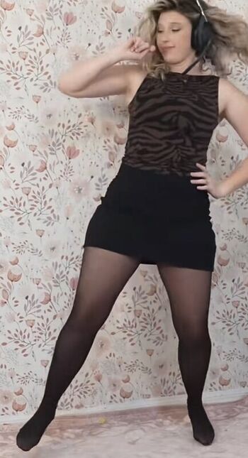 Full leaked Happyhappygaltv private onlyfans photo