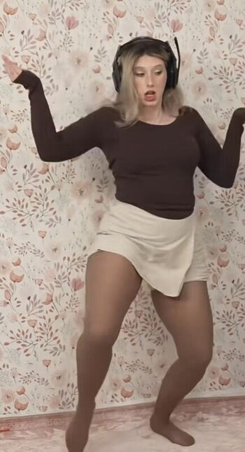 Full leaked Happyhappygaltv private onlyfans photo