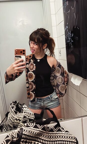 Full leaked Hoolabaloobaa private onlyfans photo