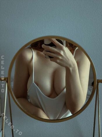 Full leaked Leratlerat page private onlyfans photo