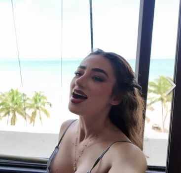 Full leaked Lola lolita private onlyfans photo