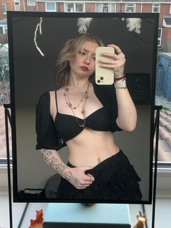 Full leaked M ae private onlyfans photo