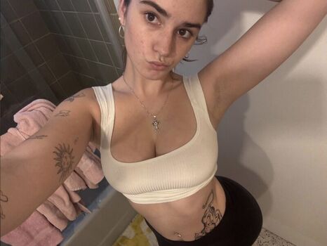Full leaked Makenzie raine private onlyfans photo