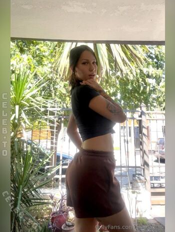 Full leaked Mia private onlyfans photo