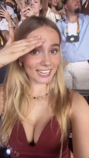 Full leaked Snipsska private onlyfans photo